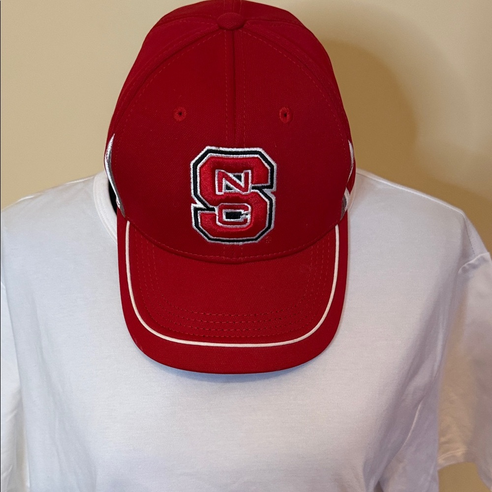 NC State‎ Wolfpack Red Cap with Embroidered Wolf 
Pack